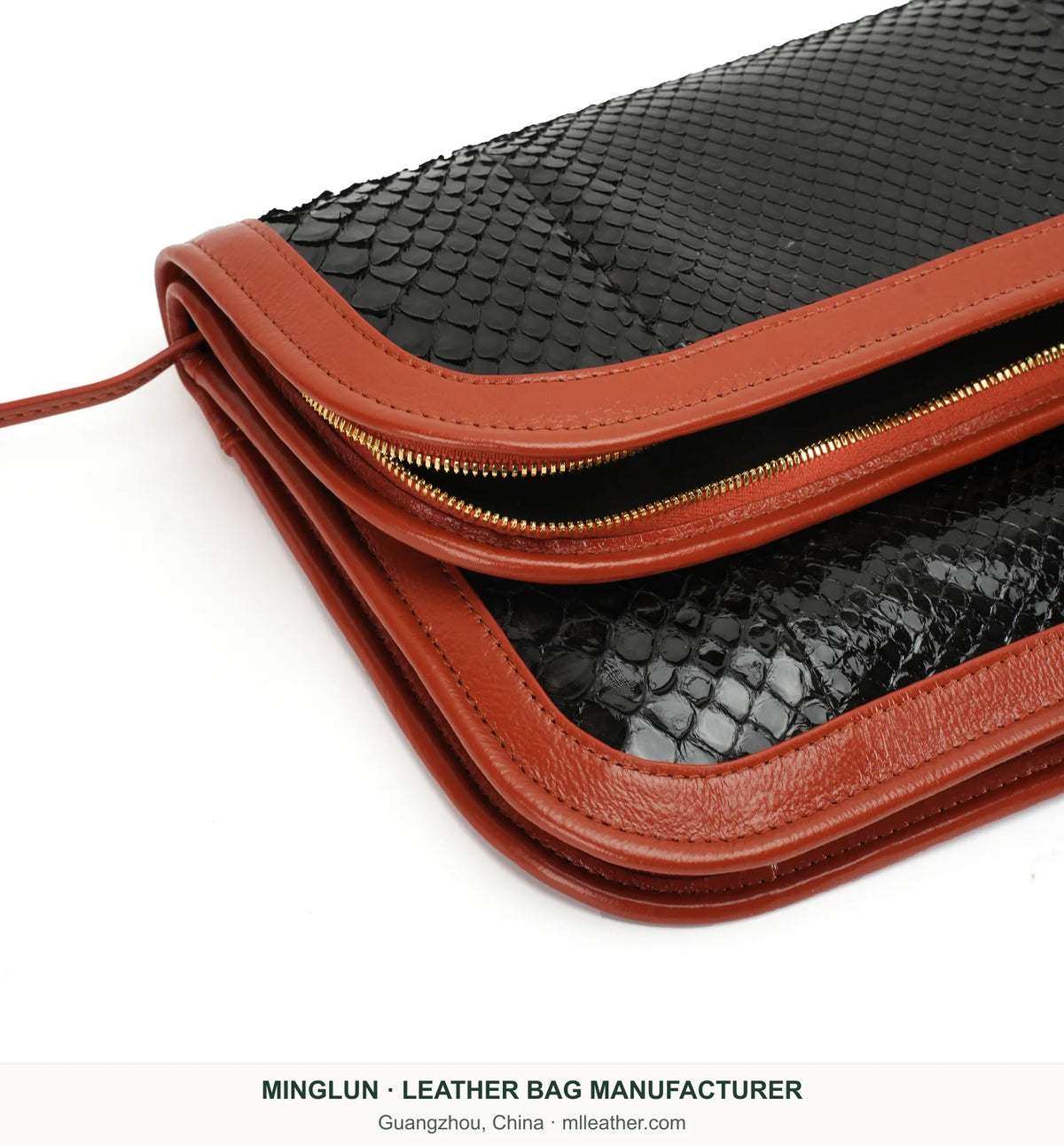 Zipper and layered edge detail on black snakeskin bag. MINGLUN manufacturer watermark at the bottom.